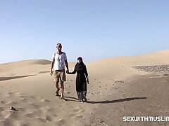 A moment of passion in the desert