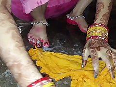 कामोत्तेजक भाभी बाथरूम में पेशाब करती हुई हिंदी में अश्लील