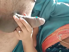 हरी साड़ी में क्या लग रही हो भाभी आज तो तुम्हारी गांड़ लेने को मन कर रहा है भाभी जी